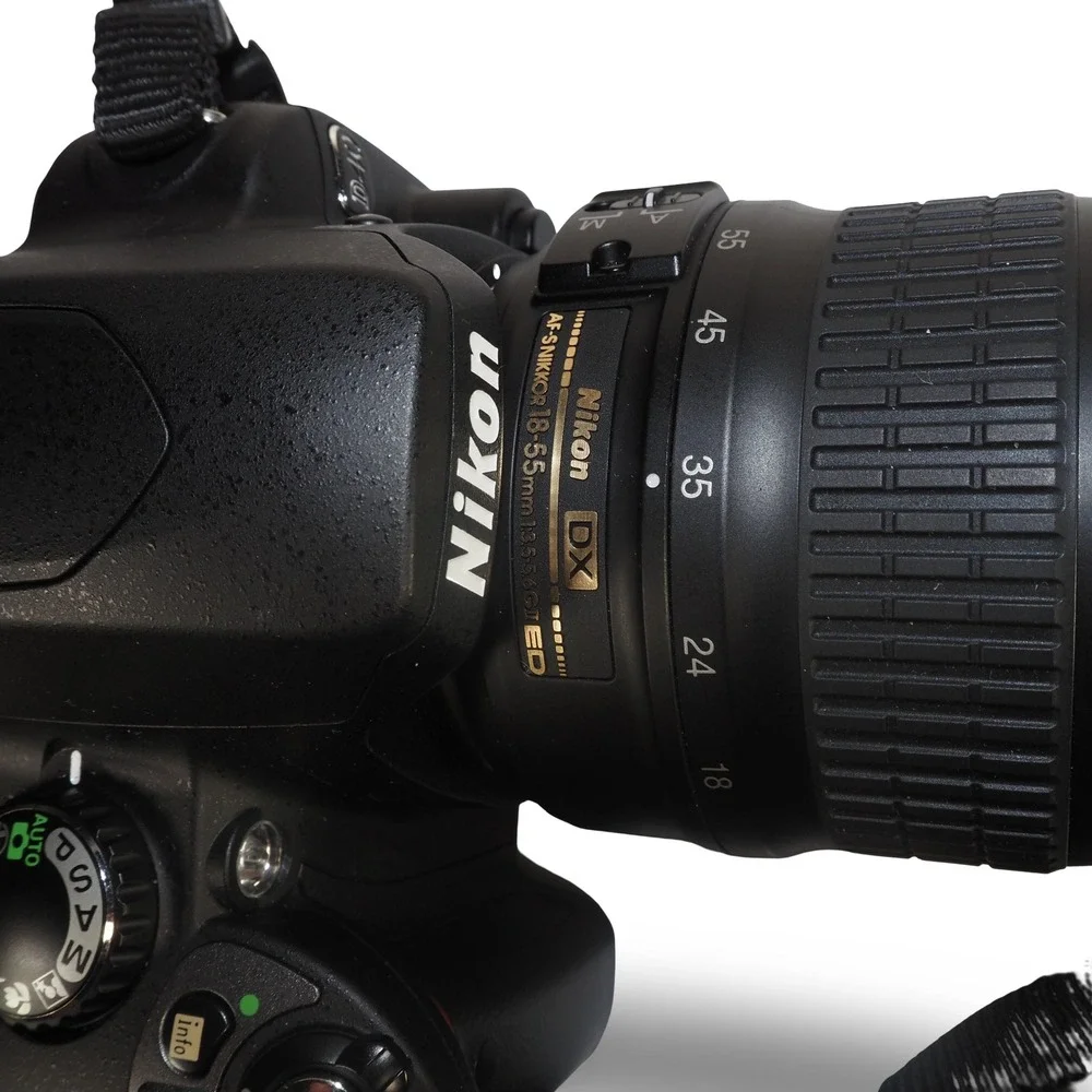 Nikon D40 DSLR Camera Bundle Shutter Count 109 Black‎ 18-55mm 55-200mm Lenses
